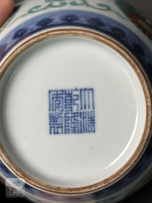 清乾隆 斗彩团菊纹盖罐 - 图15